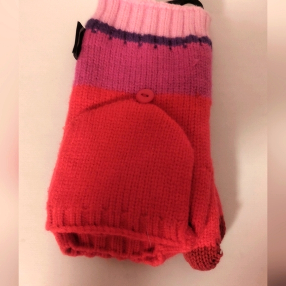 [5x$20] New Crayola Winter Set/ Adult Size - Picture 3 of 4